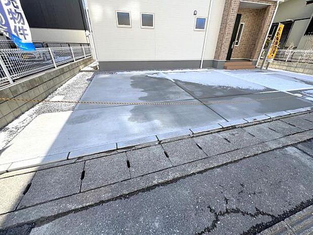 セカンドカーにも便利な駐車2台可能です。