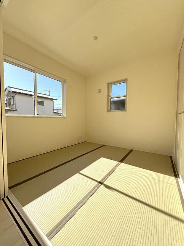 和室スペースです。畳のお部屋は寛げる空間ですね。