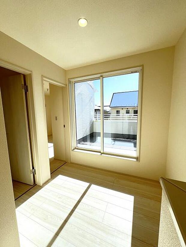 2階のホールです。室内干しスペースとして利用してみてはいかがでしょうか♪