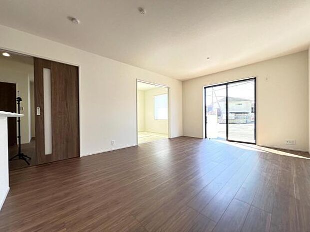 ご家族の温かい時間を演出するダイニングスペースです。