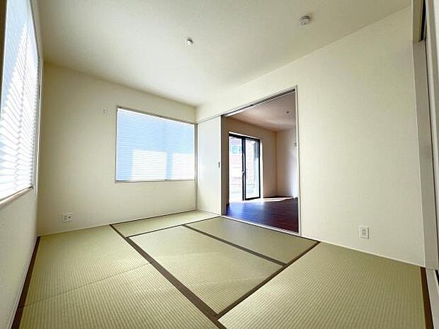 和室スペースです。畳のお部屋は寛げる空間ですね。