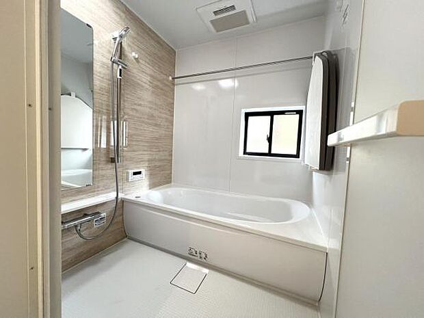 スタイリッシュな浴室で1日の疲れをゆったり癒されるのもいいですね。