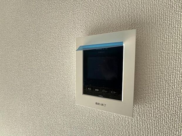 モニター付きインターフォンもうれしい標準装備です。