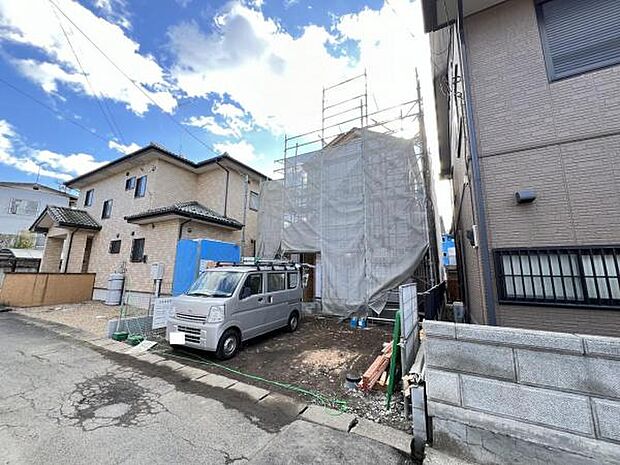 3LDKの間取りで、LDKは20帖の広さがございます。リビングにもクローゼットがございますので、お部屋が散らからず、スッキリしそうです。