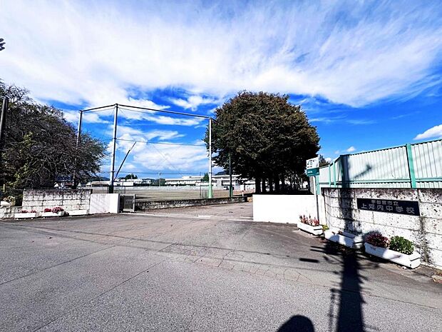 宇都宮市立上河内中学校まで約1740m（徒歩22分）