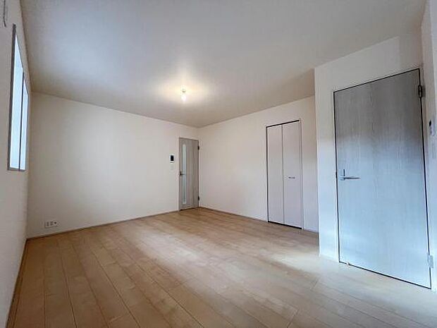 家族団らんの場所としてゆったりと居心地の良いリビングです。