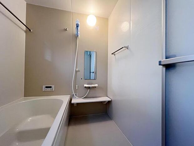 お風呂でほっとひといき。1日の疲れを癒しましょう。