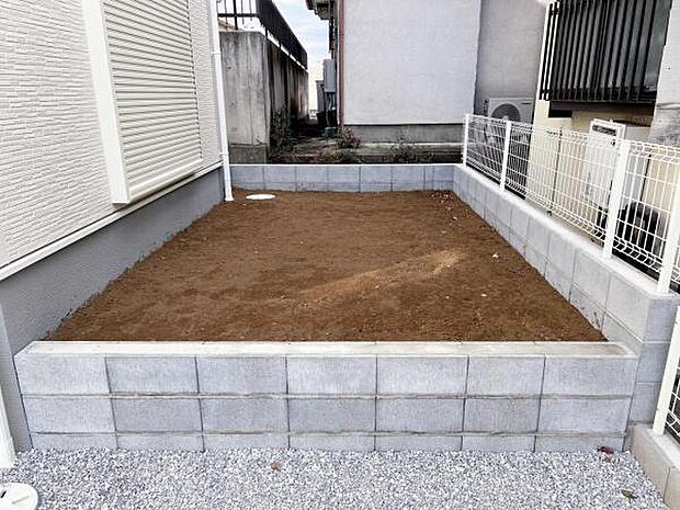 お庭スペースは、ガーデニングやお子様との外遊びなど多彩な用途でお楽しみいただけます。