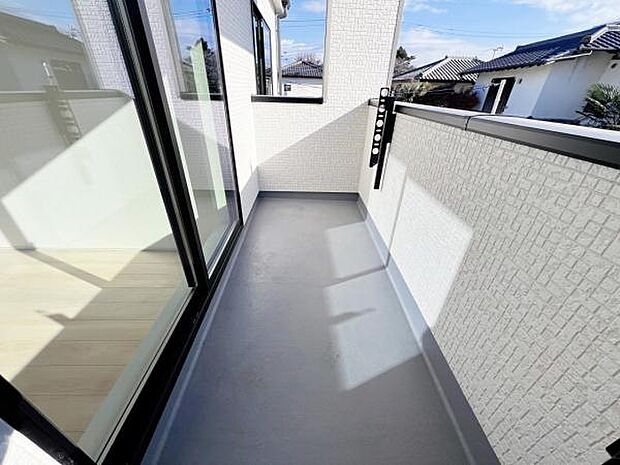 お洗濯ものを気持ち良く太陽の光で干せるのが嬉しいですね。