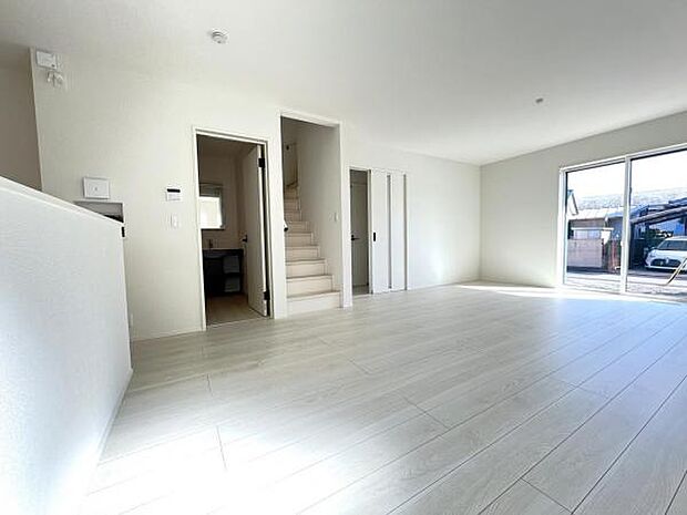 家族団らんの場所としてゆったりと居心地の良いリビングです。