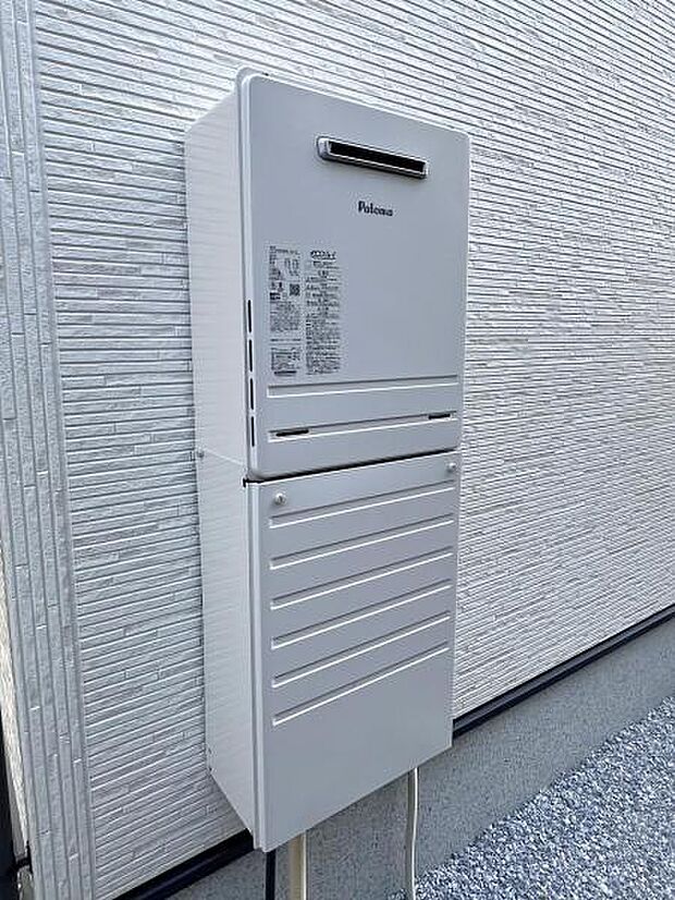 効率よくお湯を沸かす省エネ性の高い給湯器、エコジョーズを搭載。家計にも優しい住まいです。