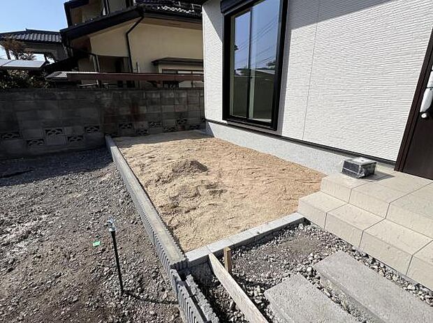 お庭スペースは、ガーデニングやお子様との外遊びなど多彩な用途でお楽しみいただけます。