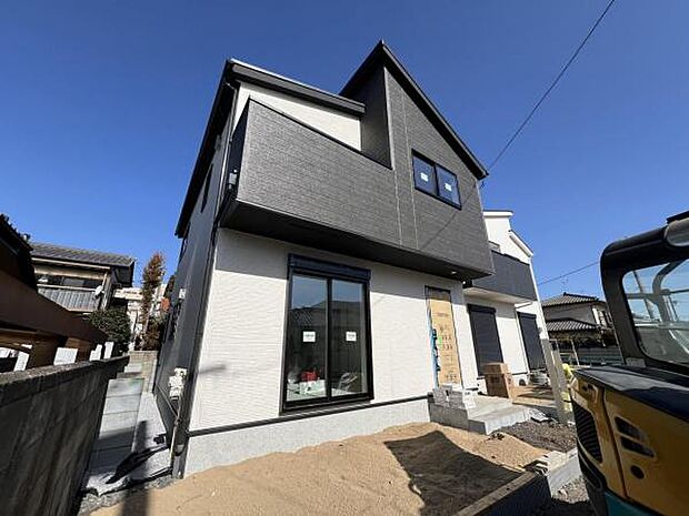 木造2階建てです。