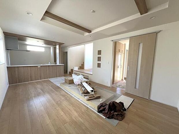 家族団らんの場所としてゆったりと居心地の良いリビングです。