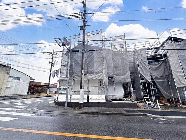 前面道路を含めた現地写真です。