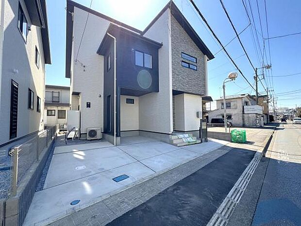 前面道路を含めた現地写真です。ぜひ周辺環境も併せてご覧ください。