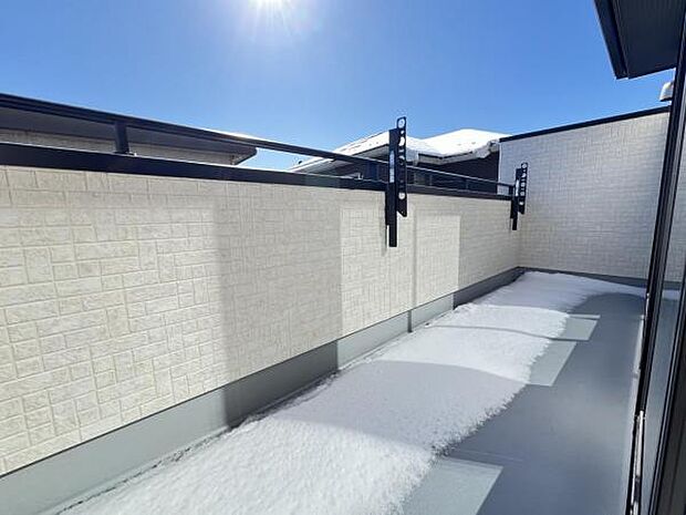 お洗濯ものを気持ち良く太陽の光で干せるのが嬉しいですね。