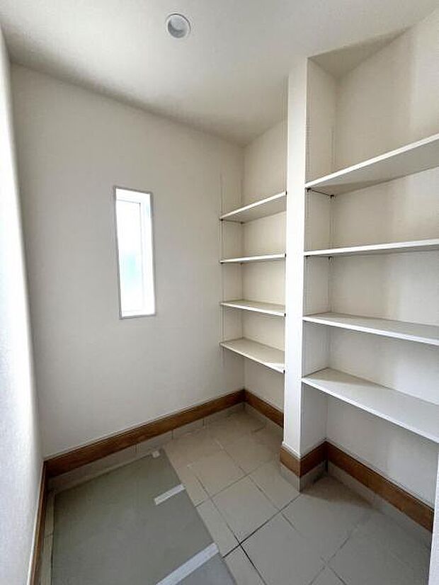 玄関がいつも片づくシューズインクローゼットがあります。