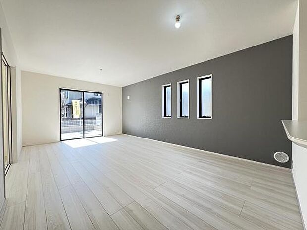 リビングダイニングになります。ご家族そろっての素敵な空間になりそうですね。