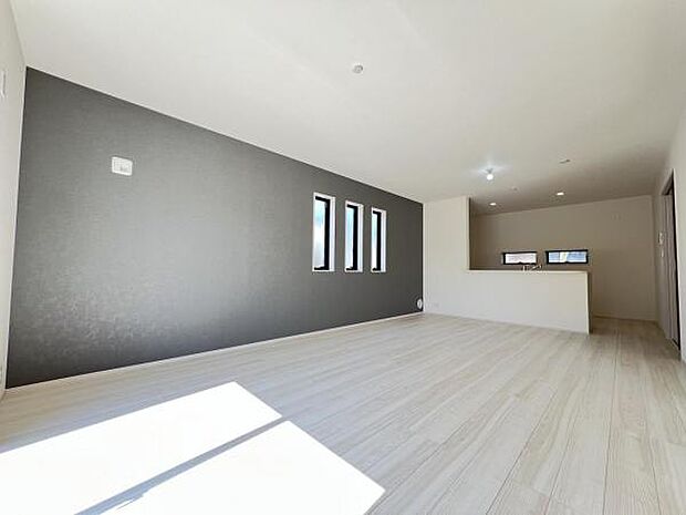 家族団らんの場所としてゆったりと居心地の良いリビングです。