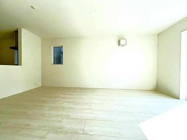 家族とゆったり時間を過ごせるリビングダイニング。