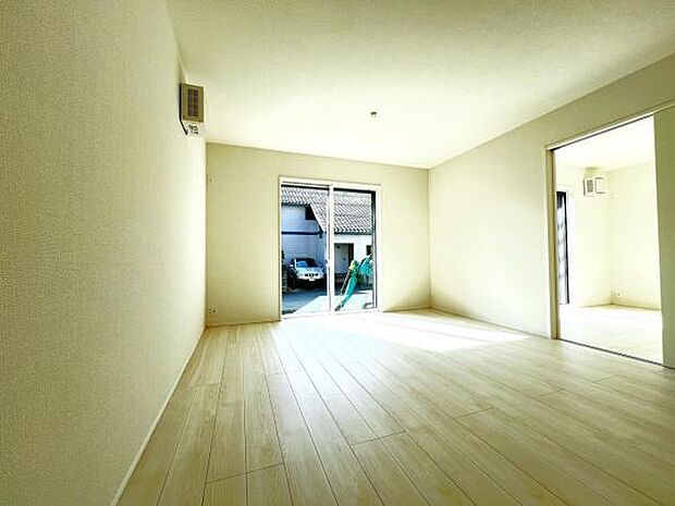 家族団らんの場所としてゆったりと居心地の良いリビングです。