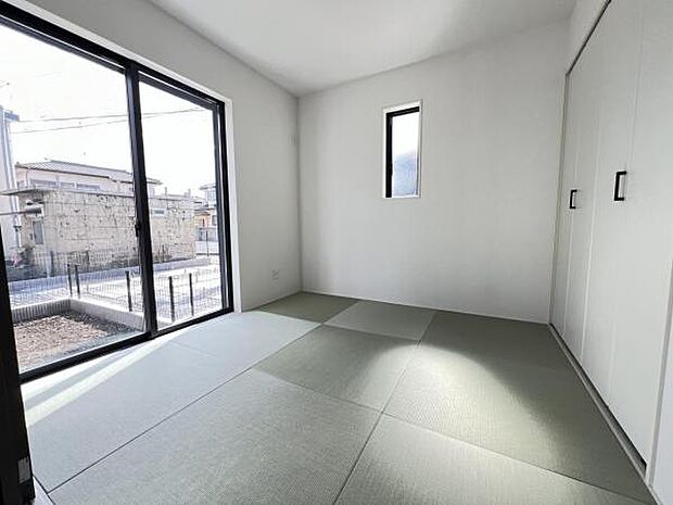 和室スペースです。畳のお部屋は寛げる空間ですね。