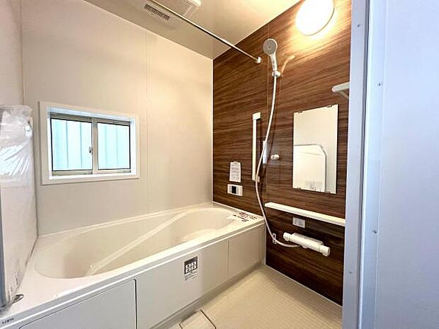 スタイリッシュな浴室で1日の疲れをゆったり癒されるのもいいですね。