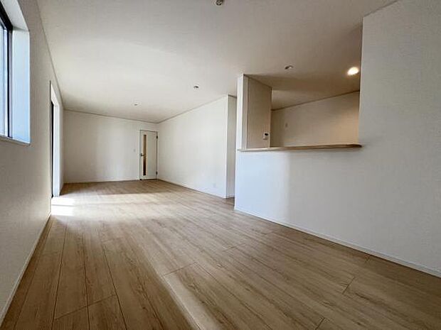 家族団らんの場所としてゆったりと居心地の良いリビングです。