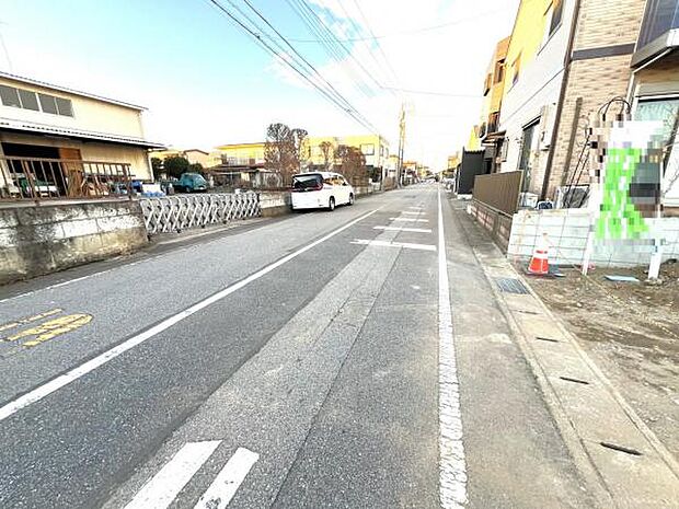 前面道路を含めた現地写真です。ぜひ周辺環境も併せてご覧ください。