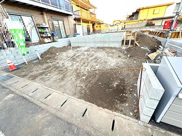 駐車場ももちろん完備しておりますのでお車所有の方にも心強いです。