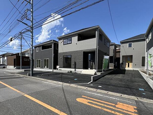 前面道路を含めた現地写真です。ぜひ周辺環境も併せてご覧ください。