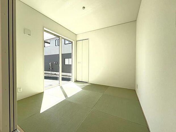 和室スペースです。畳のお部屋は寛げる空間ですね。