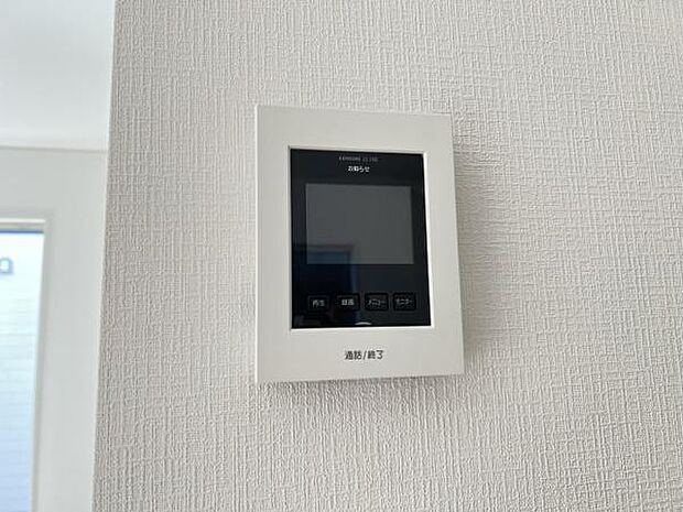 訪問者を確認できるTVモニター付きインターフォンです。