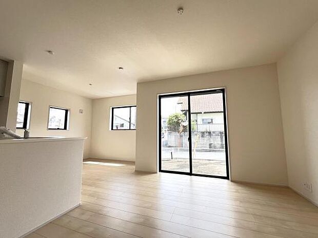 リビングダイニングになります。ご家族そろっての素敵な空間になりそうですね。