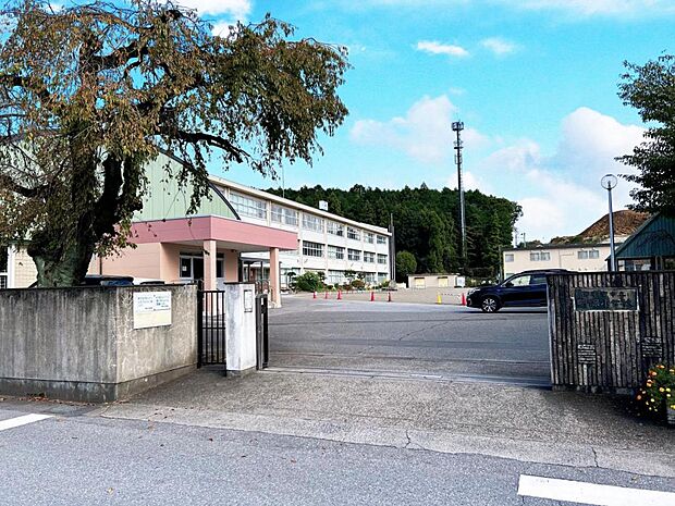 宇都宮市立明保小学校まで約1250m(徒歩16分)