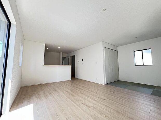 家族団らんの場所としてゆったりと居心地の良いリビングです。