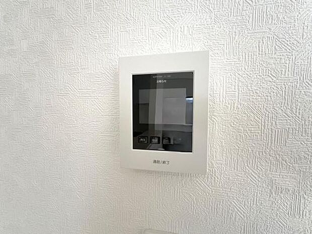 訪問者を確認できるTVモニター付きインターフォンです。