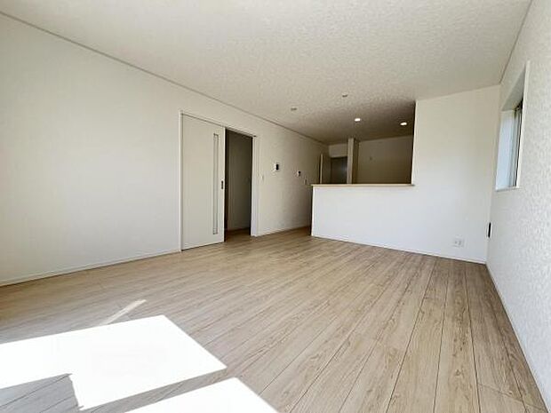 家族団らんの場所としてゆったりと居心地の良いリビングです。