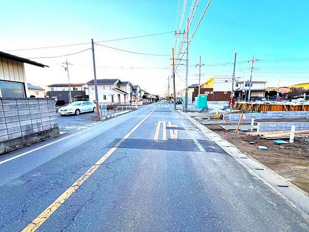 前面道路を含めた現地写真です。ぜひ周辺環境も併せてご覧ください。