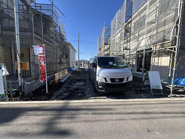 カースペースは車種により3台駐車可能です。