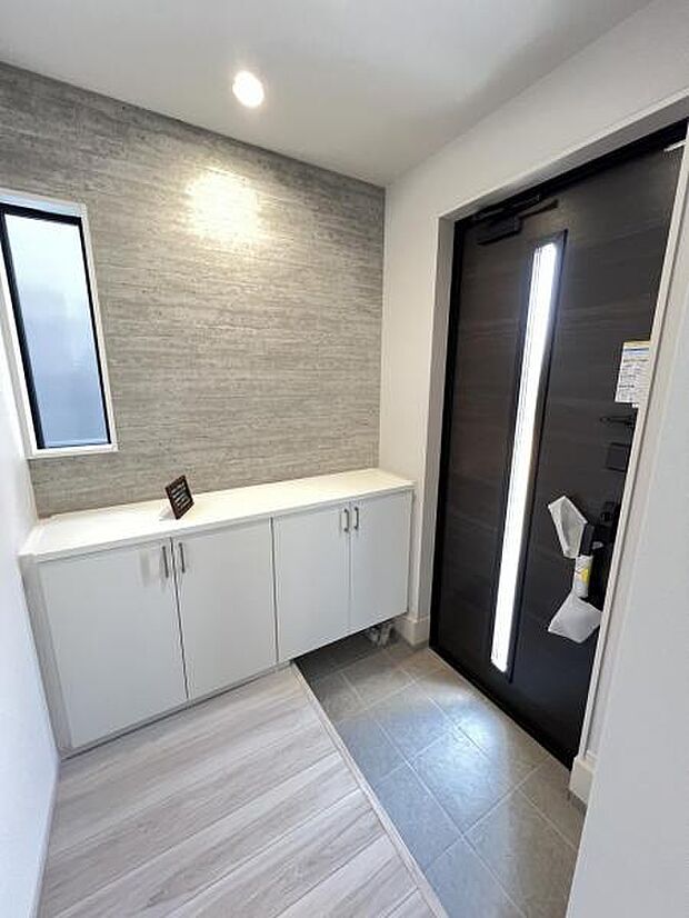 いつも気持ちよくご家族を迎えられる玄関です。