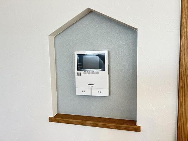 訪問者を確認できるTVモニター付きインターフォンです。