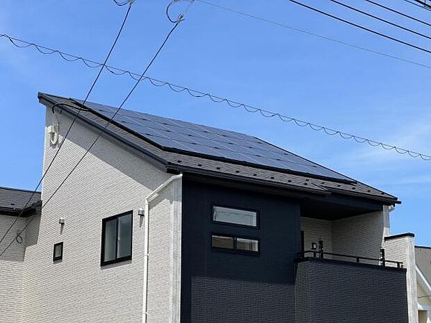 太陽光発電システム搭載です。