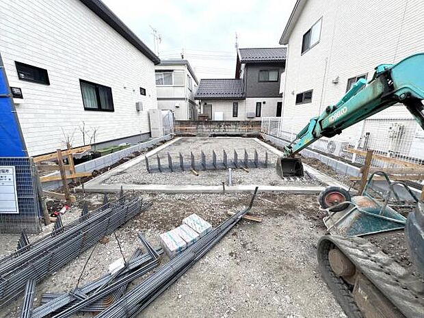 木造2階建てです。