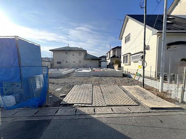 セカンドカーにも便利な並列駐車2台可能です。