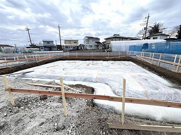 木造2階建てです。