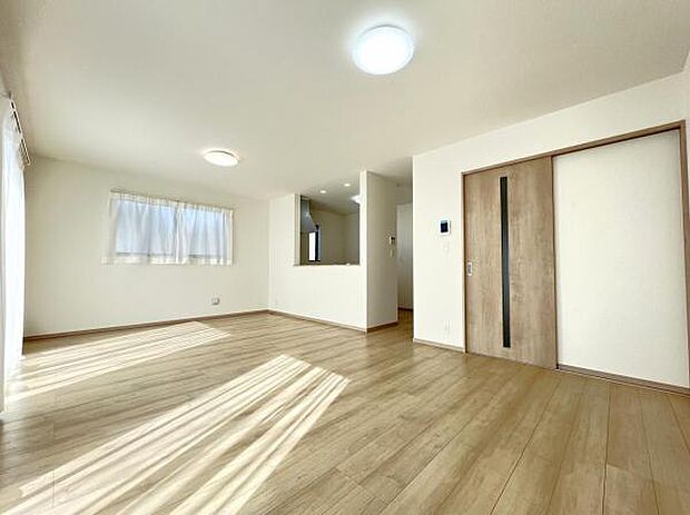 家族団らんの場所としてゆったりと居心地の良いリビングです。