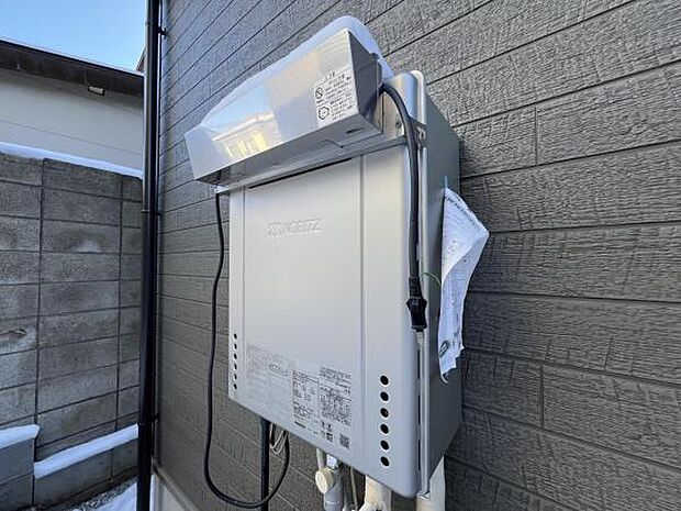 効率よくお湯を沸かす省エネ性の高い給湯器、エコジョーズを搭載。家計にも優しい住まいです。