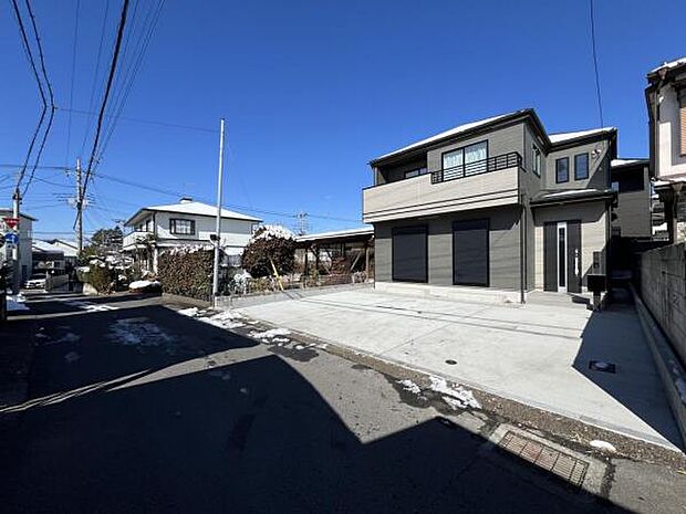 前面道路を含めた現地写真です。ぜひ周辺環境も併せてご覧ください。